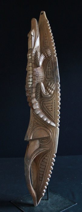 Masque Tambanum avec crocodile frontal - 79 cm - Papouasie-Nouvelle-Guinée  (Sans Prix de Réserve)