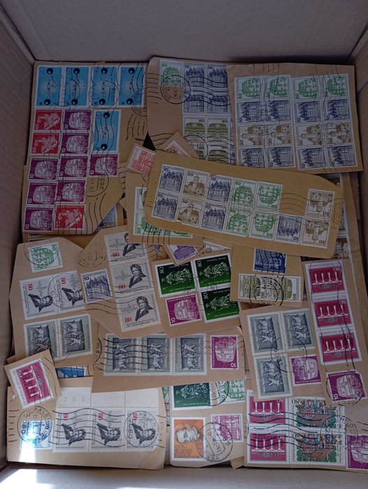 Deutschland, Bundesrepublik 1969/1993 - Box + 4 kg Briefmarken Mit Deutschlandpapier Ohne Einweichen