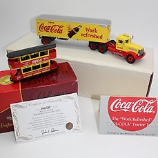 Dinky Toys-Matchbox 1:43 – 2 – Modelauto – 2x Verschillende Coca Cola Collectibles