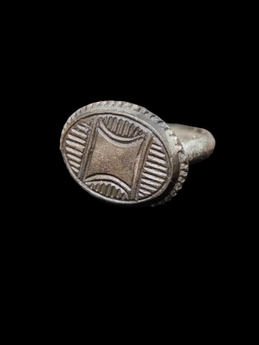 Middeleeuws Brons Ring  (Zonder Minimumprijs)