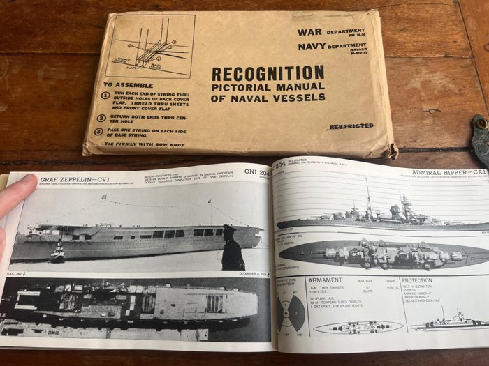 United States of America - Official Naval Vessels Recognition Manual - Kriegsmarine - Japanese / Italian / UK / US Navy - Scharnhorst - Tirpitz - with original protective sleeve! - 1943-1944