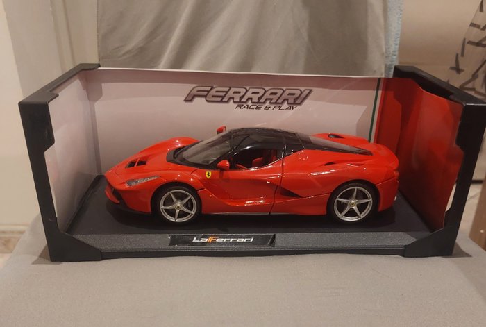 Bburago 1:18 - 模型車 - Ferrari LaFerrari Race & Play