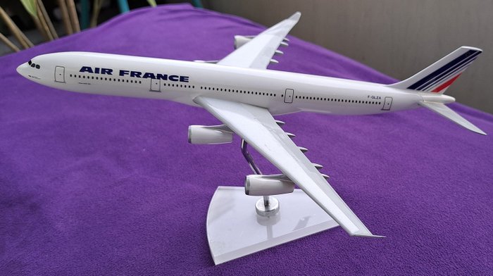 Graphideco - Avión a escala - Air France A340