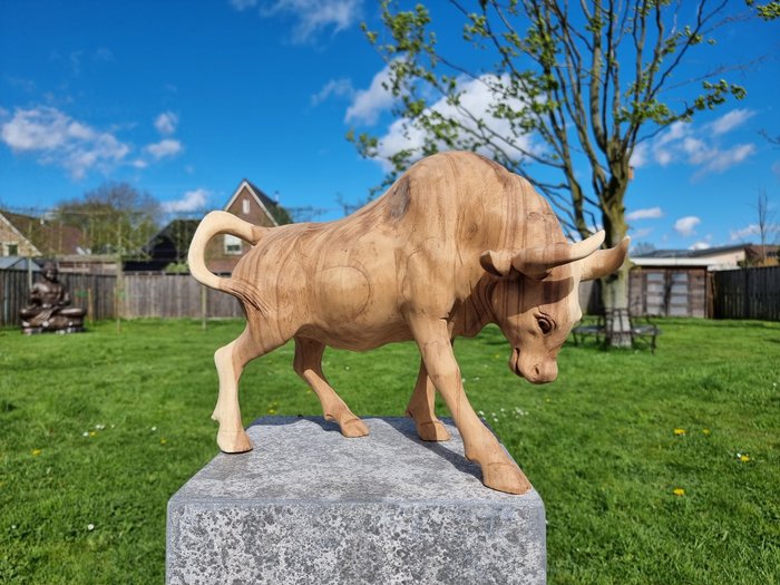 Statue, XL Carved Wood Bull 42cm - 31 cm - Holz
