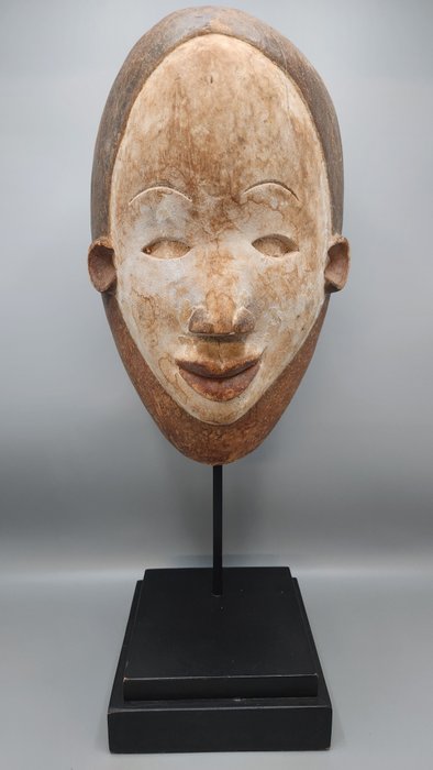 máscara excelente - Congo - Congo RDC  (Sem preço de reserva)