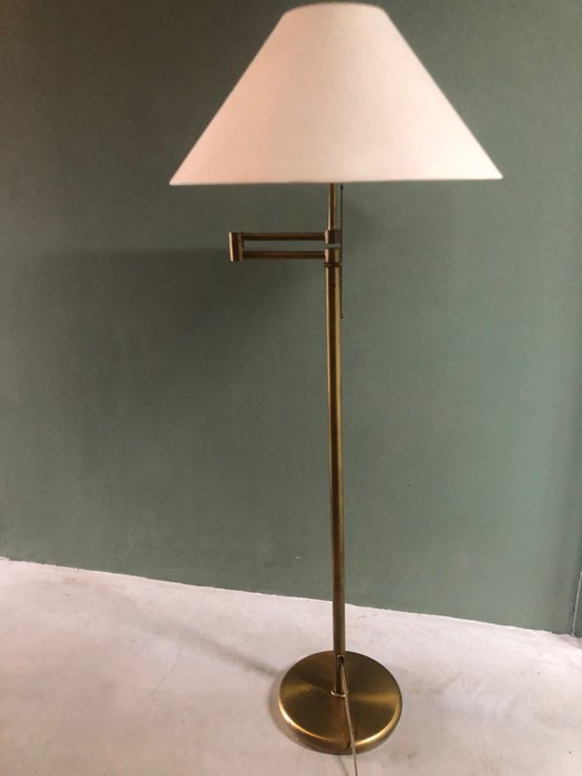 Holtkötter - Stehlampe mit Schwenkarm (1) - Holtkotter Design-Stehleuchte. - Patinierte Bronze