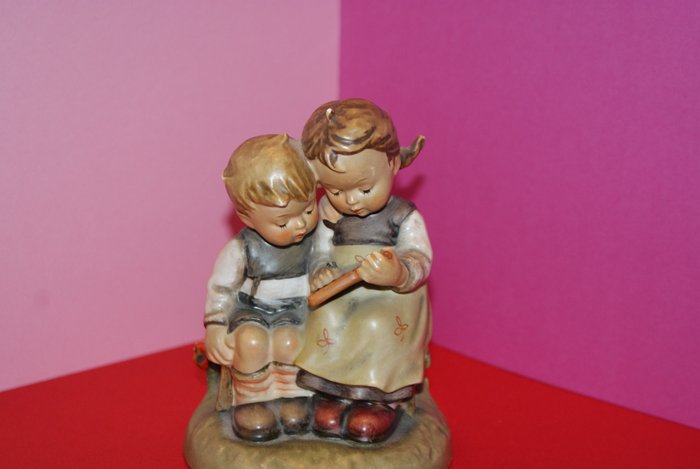Goebel - Figurine - Das kluge swesterlein -  (1) - Porzellan