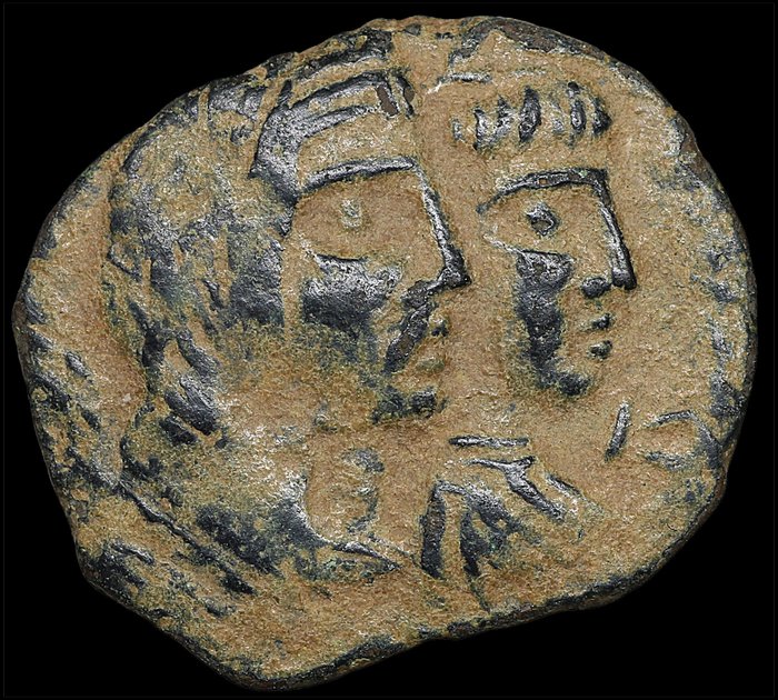 纳巴泰. 阿雷塔斯四世，与沙奇拉特（公元前9-公元 40）. Bronze "Petra" Exceptional quality details 9 BC - 40 AD
