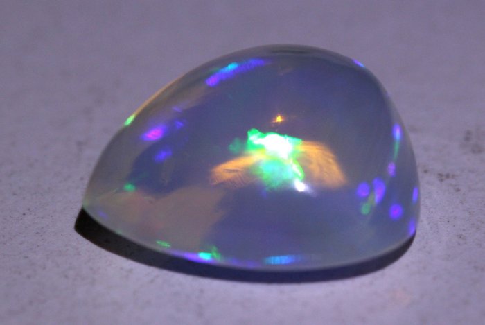 Gra kolorów (intensywna) Opal - 6.20 ct