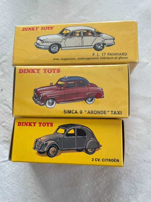 Atlas 1:43 - 3 - Modellbil - Sammlung 3x Dinky Toys Panhard PL 17 547 / Simca 9 Aronde Taxi 24 UT / Citroen 2 cv 535 24 T - 1 : - Helt ny og fortsatt krympepakket to ganger!