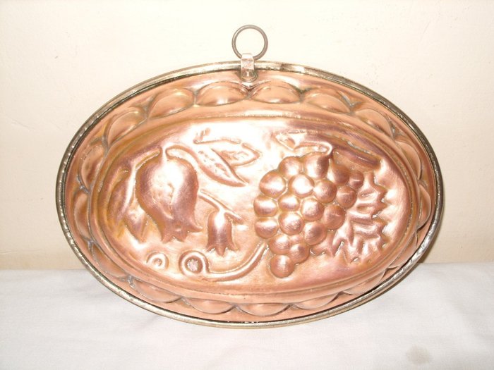 Een antieke koperen bak- of puddingvorm - Pfanne - Kupfer