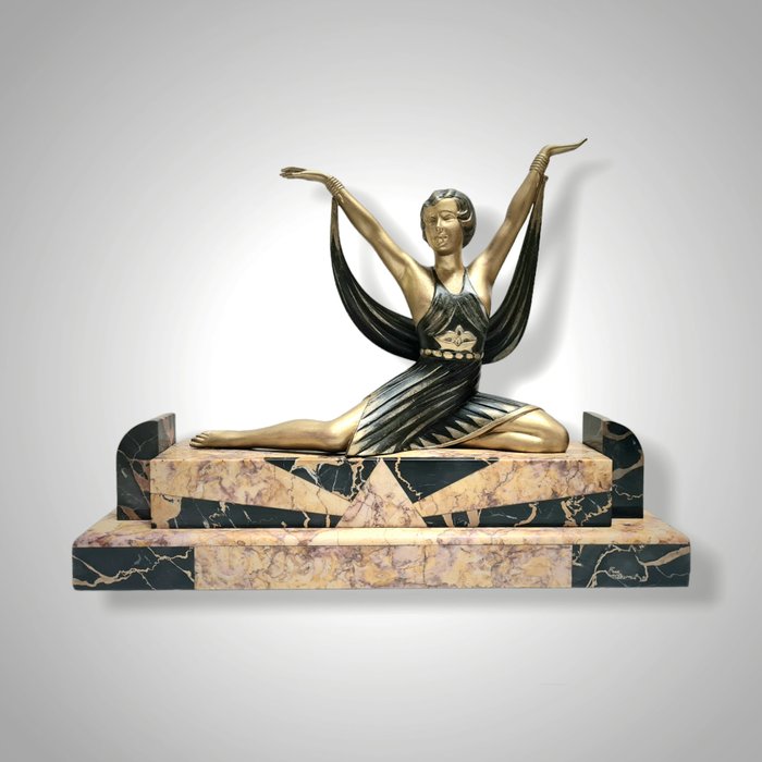 URIANO - 雕塑, Danseuse au foulard - 38 cm - 大理石, 粗锌 - 1930