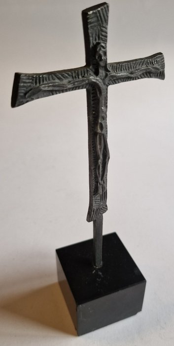 Kreuz (1) - Stahl, Wunderschönes modernes Kruzifix aus dem belgischen Kloster SELTEN - 1980-1990
