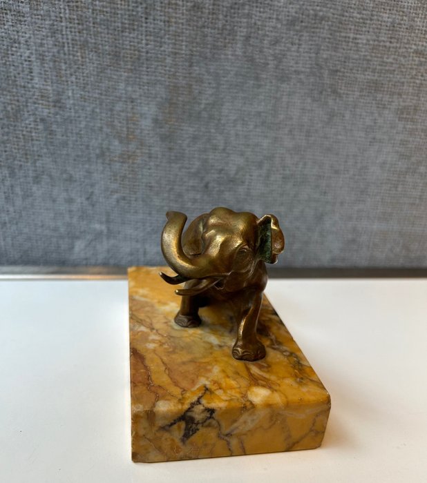雕刻, Olifant - 10 cm - 銅（生綠銹） - 1920