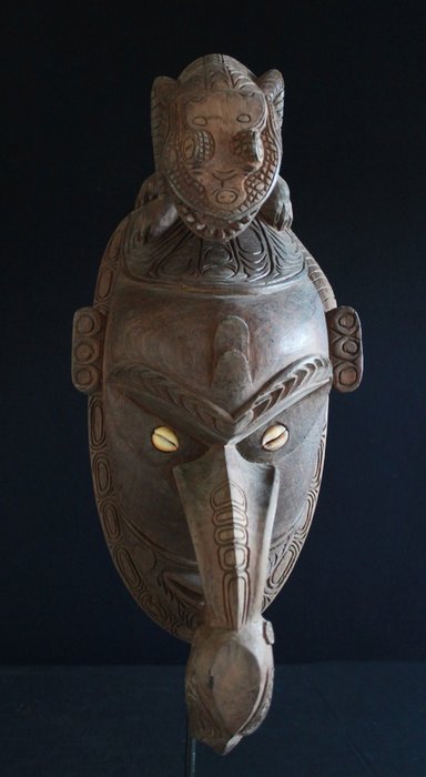 Zwaar Sepik masker met hagedis afbeelding op het voorhoofd - Papoea-Nieuw-Guinea  (Zonder Minimumprijs)