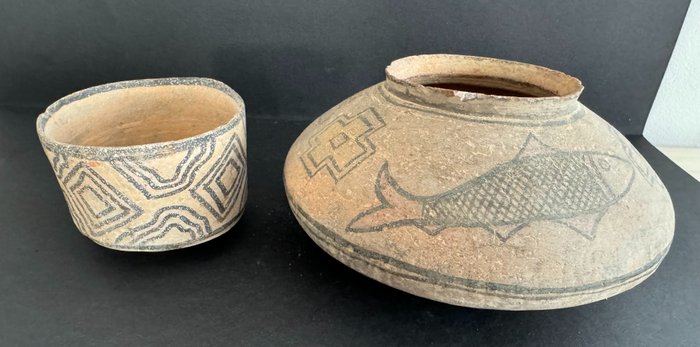 Indus Valley Pottery 2 Indus Valley pots - 8.3 cm  (No Reserve Price)