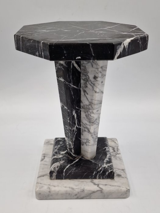 Piedestal - Art Deco Piedestal/Plinth bordmodel - Marmor