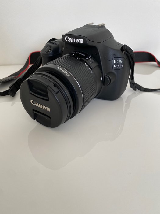 Canon EOS 1200D + EF-S 18-55mm 1:3.5-5.6 ||| Câmera digital
