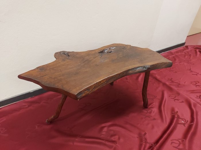 Beistelltisch - Tisch im natürlichen Design - Holz