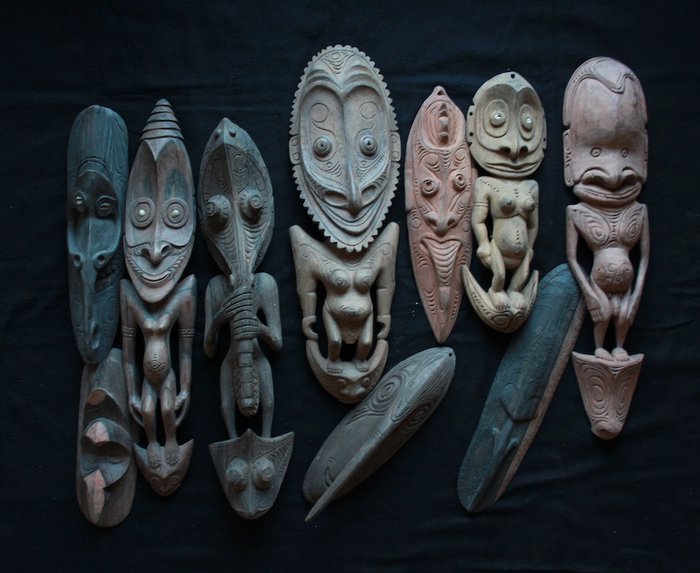 Masker och figurer som föreställer Sepiken - Papua Nya Guinea  (Utan reservationspris)