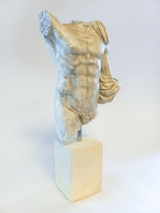 Team Scultori Sicilia - Skulptur, Hellenistique - 36 cm - Scagliola gips och marmordamm - 2023