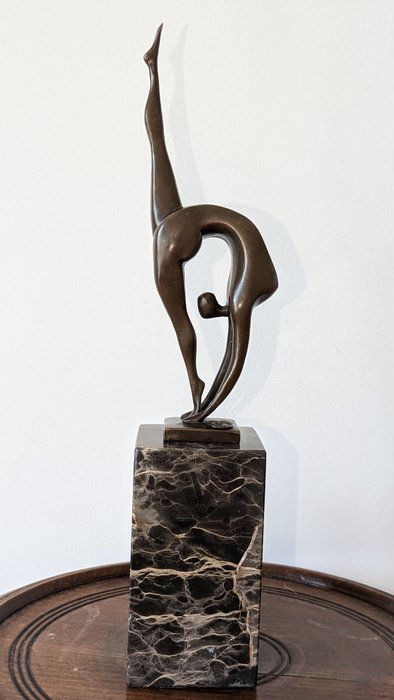 Milo (1910-1978) - Skulptur, La gymnaste - 36 cm - Bronse