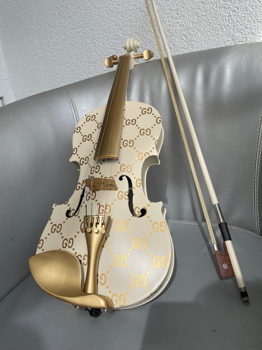 J.R Custom Made - GUCCI Violin - Heavenly Cream & Gold