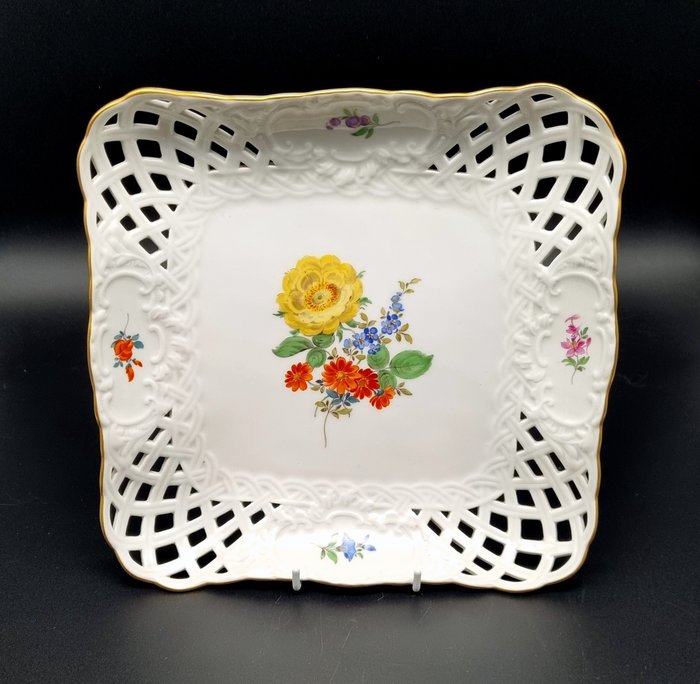 Meissen - 餐盤 - Blumen Dekor Exklusive Durchbruch Schale ca. 23x25 cm - 瓷器