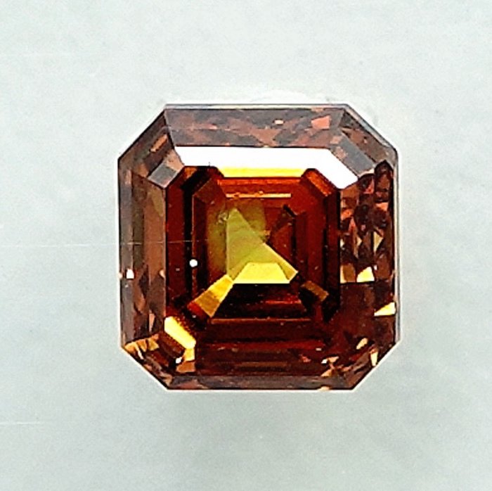 Diamante - 0.29 ct - Smeraldo - Natural Fancy Intense Orangy Yellow - SI2