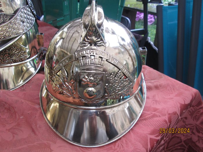 França - bombeiro - Capacete militar - excelente capacete de bombeiro 1895 de Riaucourt 52