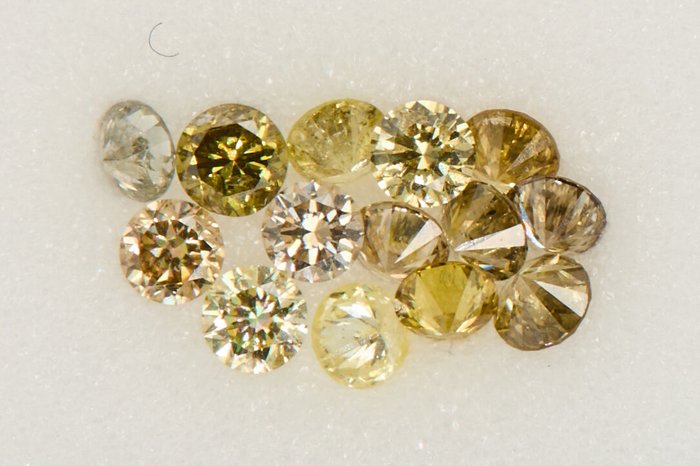 14 pcs Diamantes - 0.81 ct - Redondo - NO RESERVE PRICE - Nat. Fancy Mix Yellow - Greenish Yellow - SI1, SI2, VS1, VS2