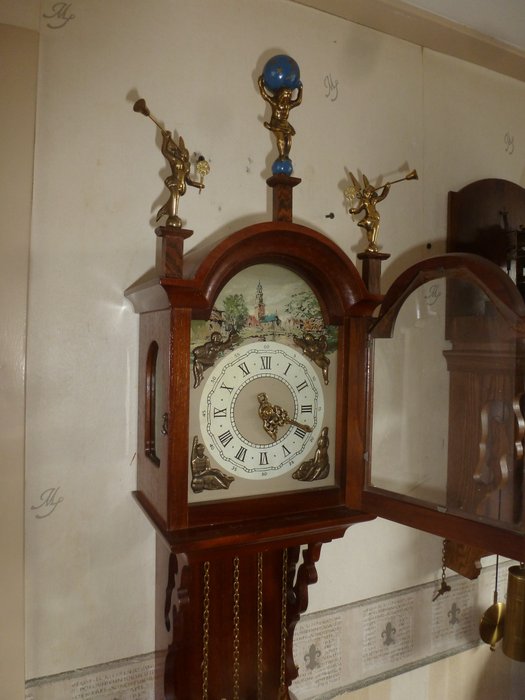 Horloge à queue frisonne - Bois, acajou - 1950-1960