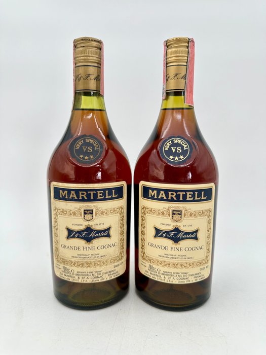 Martell - 3 Stars Cognac  - b. 1970-tallet - 700cc - 2 flasker
