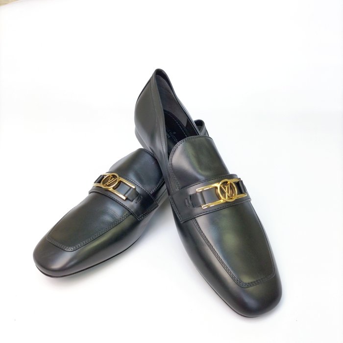 Louis Vuitton - Loafers - Maat: Shoes / EU 40