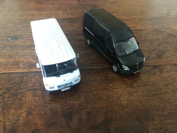 MiniChamps 1:43 - 模型車 - Mercedes-Benz Sprinter en L 406 D