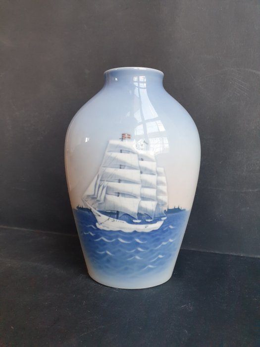 Royal Copenhagen - Vase (1) -  339  - Porzellan
