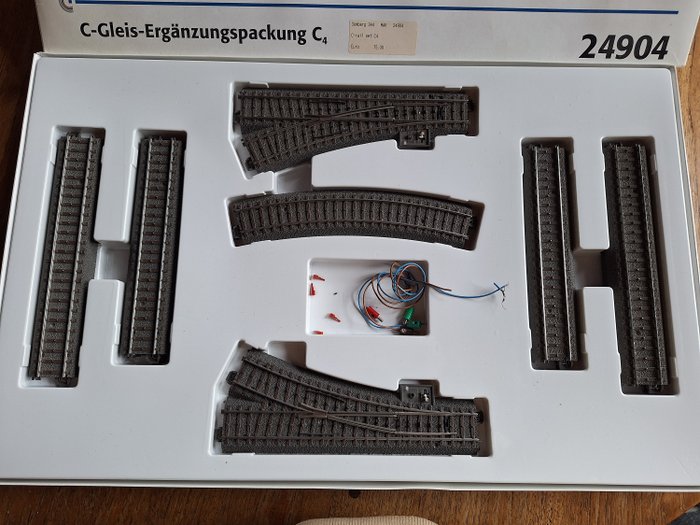 Märklin H0 - 24902 - Schienen-Set für Modelleisenbahn (1) - C-Gleise und Weichen, C2-Set