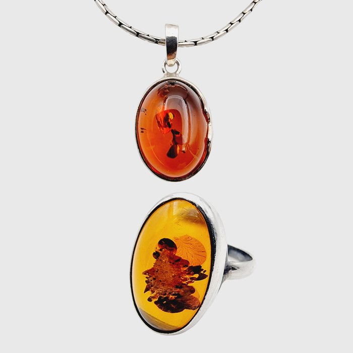 No Reserve Price - Necklace/Ring - 2 piece jewellery set Silver Amber 