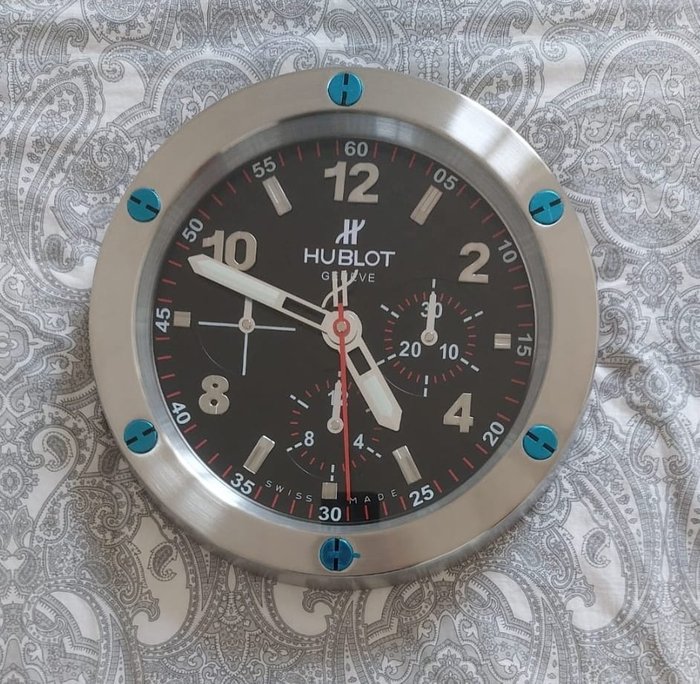 Dealerii Hublot văd ceasul - Modern - Oțel, Sticlă - 2010-2020