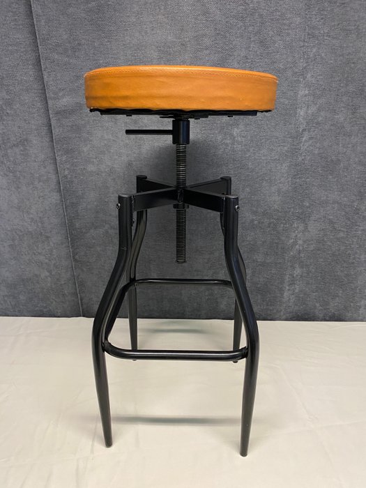Industrial Stool - 凳子 - 钢, PU革