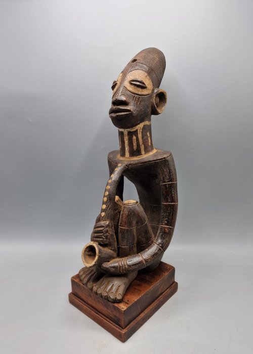 ERINOMAINEN MANGBUTU-patsas - Mangbetu - DR Kongo  (Ei pohjahintaa)