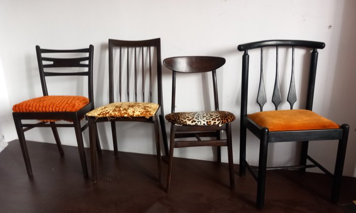 椅子 - 木, 纺织品, 四把古董椅子