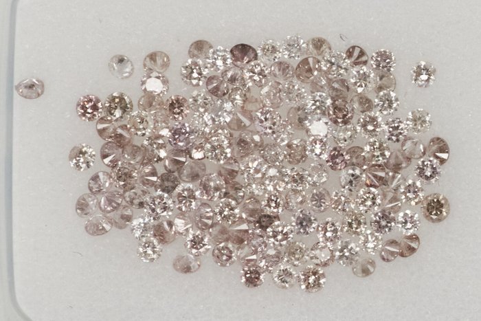136 pcs 钻石 - 0.95 ct - 圆形的 - NO RESERVE PRICE - Mix Brown - Pink* - I1 内含一级, SI1 微内含一级, SI2 微内含二级, VS1 轻微内含一级, VS2 轻微内含二级