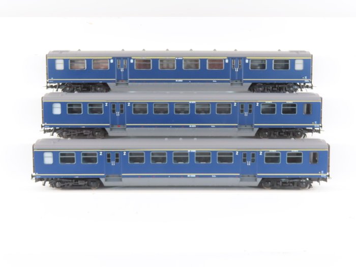 Artitec H0轨 - 20.150.03/20.150.04/20.151.05 - 模型火车客运车厢 (3) - 3 辆 Plan-E 一等车厢和二等车厢 - NS