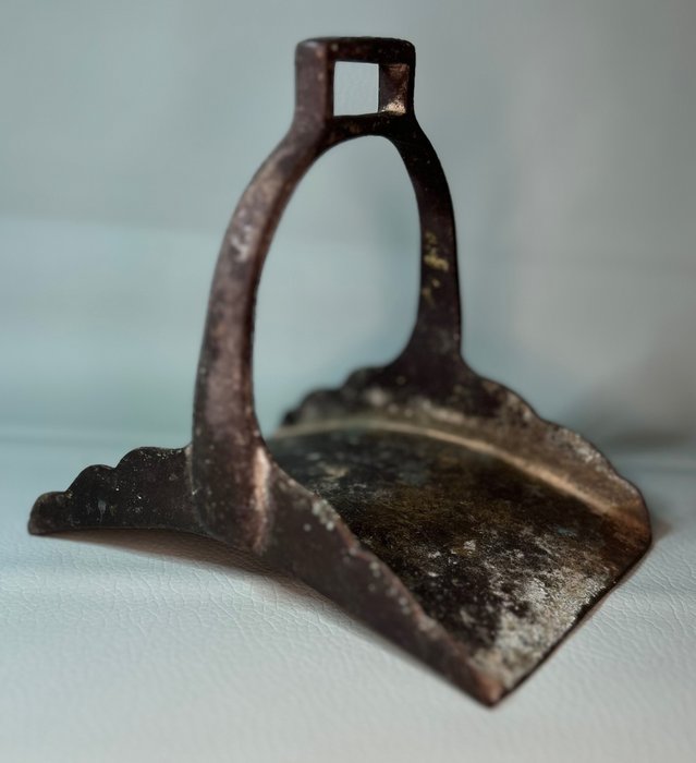 Metallo, Tedesco del XIX secolo - Staffa