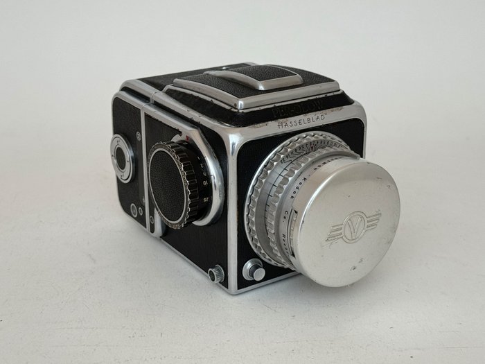 Hasselblad 1600 + Kodak Ektar 80 mm f/2.8 "owened by Per-Olow Anderson" Analogt kamera