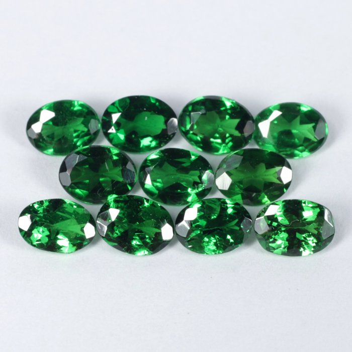 11 pcs 鮮豔的綠色 沙弗萊石石榴石 - 1.97 ct