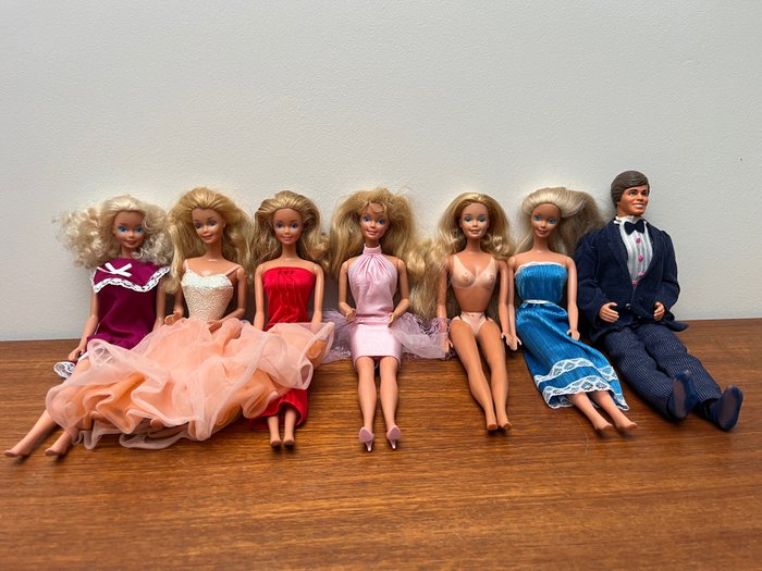 Mattel  - Barbie dukke Dolls, Clothing, and Accessories - Kina