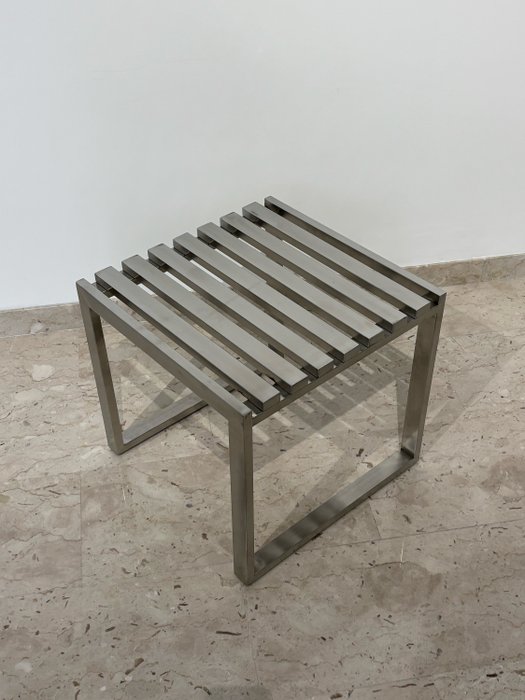 Side table - Steel