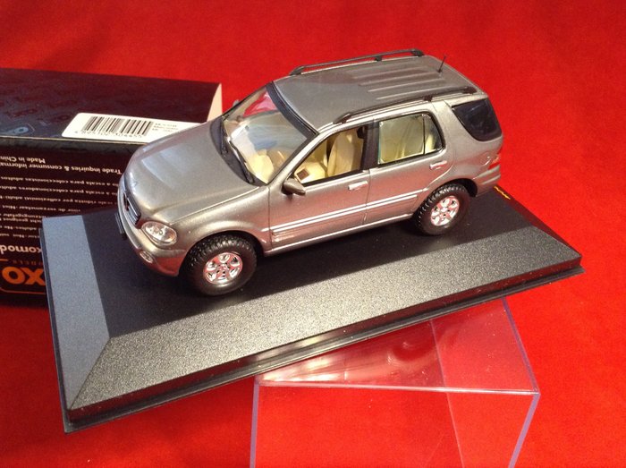 IXO 1:43 - 1 - Voiture miniature - ref. #MOC034 - Mercedes Benz 500 ML Monovolume Stradale road car 2002 - medium met. silver